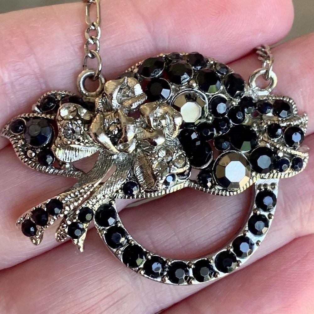 VTG Silver-Tone Black Rhinestones Circle Pendant Necklace Diamond Bar Chain 20"